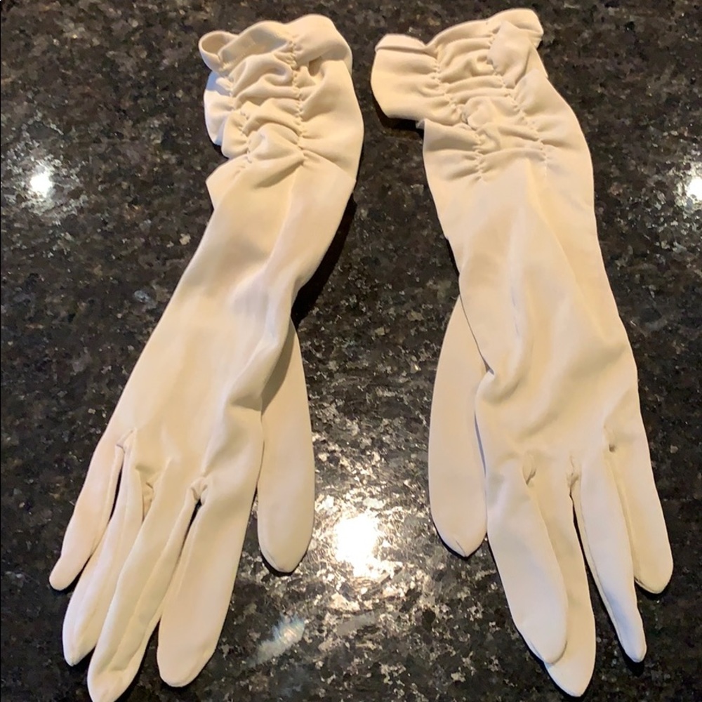Women’s vintage gloves